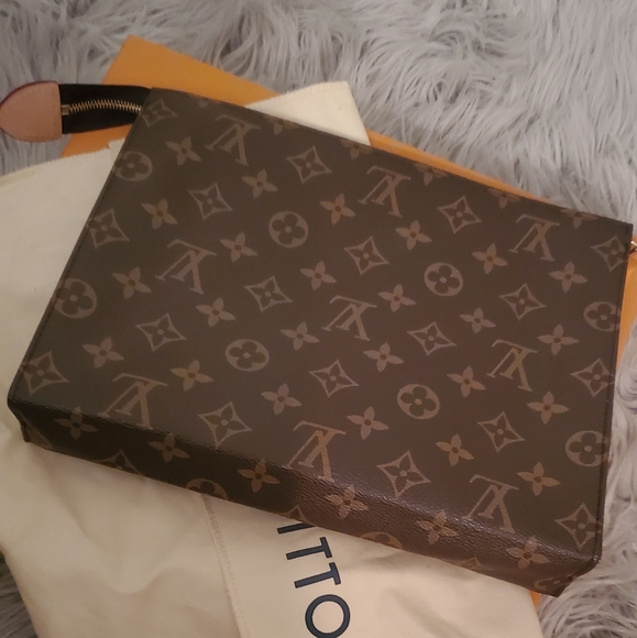 Louis Vuitton toiletry clutch pouch 26❣💫 - Picture 3 of 4